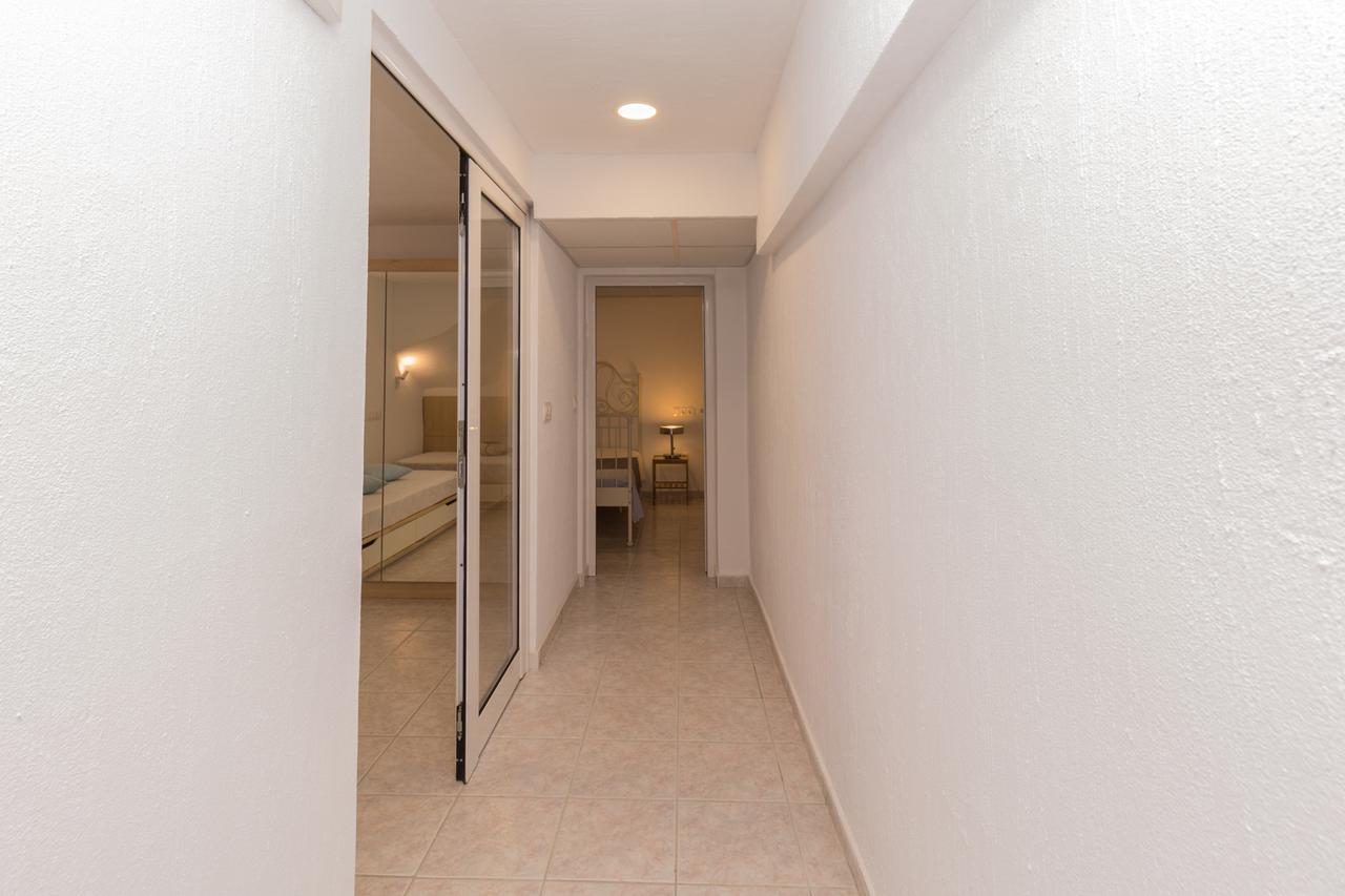Alexger Beach Front Deluxe House นิกิติ ภายนอก รูปภาพ