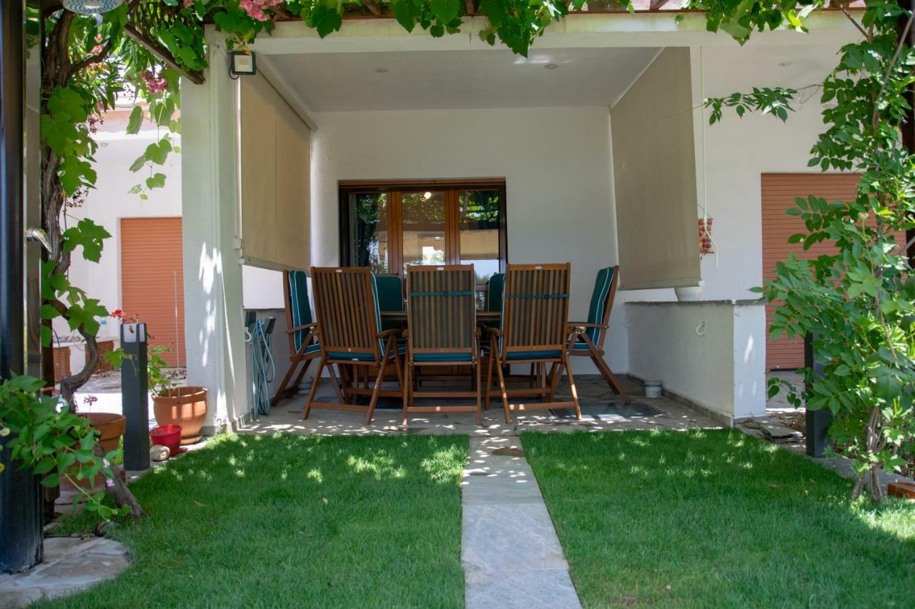 Alexger Beach Front Deluxe House นิกิติ ภายนอก รูปภาพ