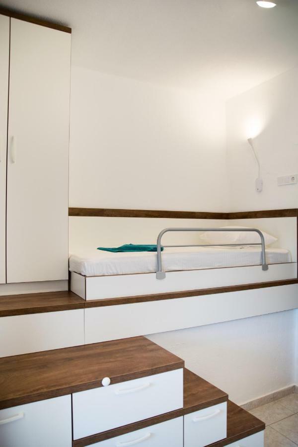 Alexger Beach Front Deluxe House นิกิติ ภายนอก รูปภาพ